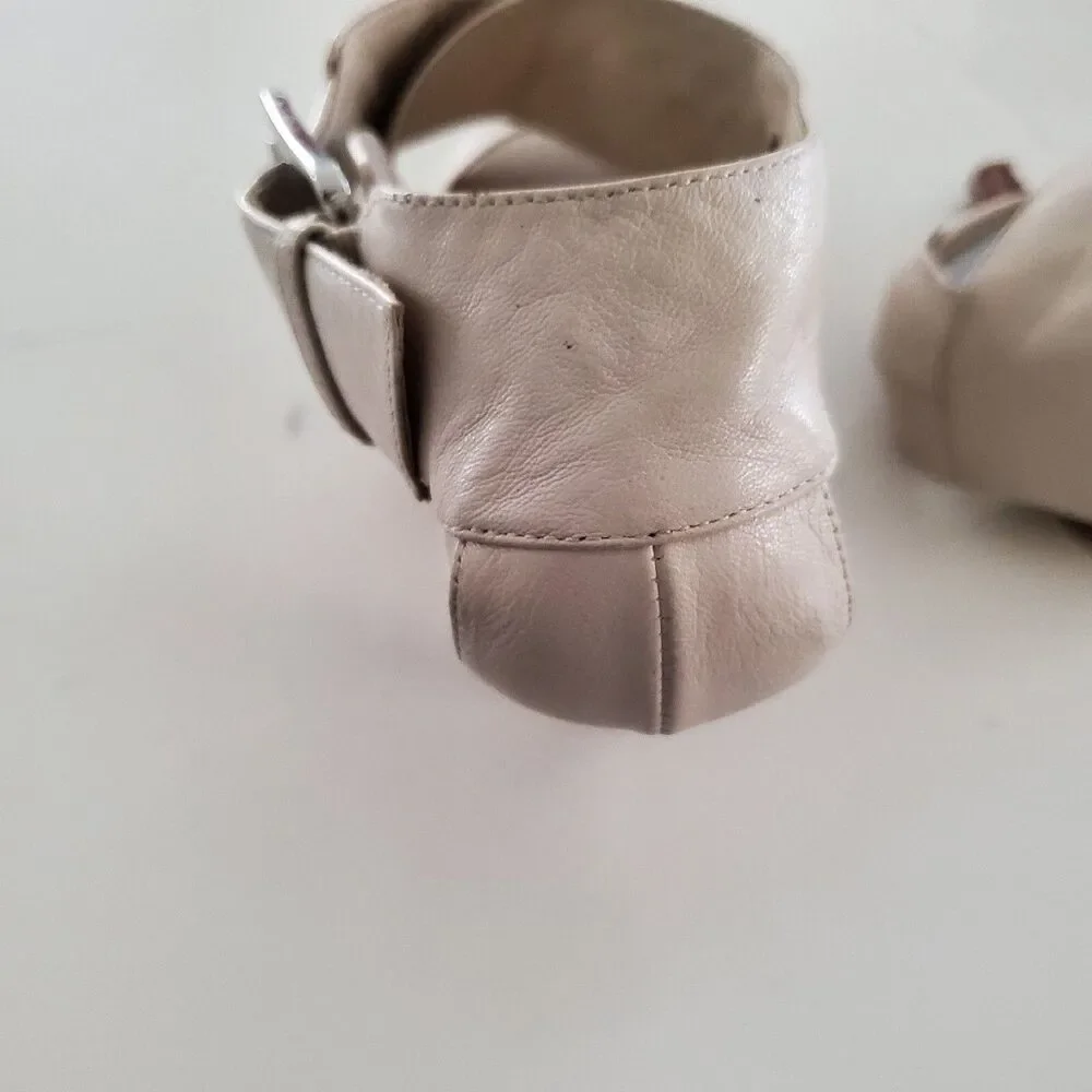 Michael Kors Women's Sandals Size 7.5 Beige Genuine Leather 3.5